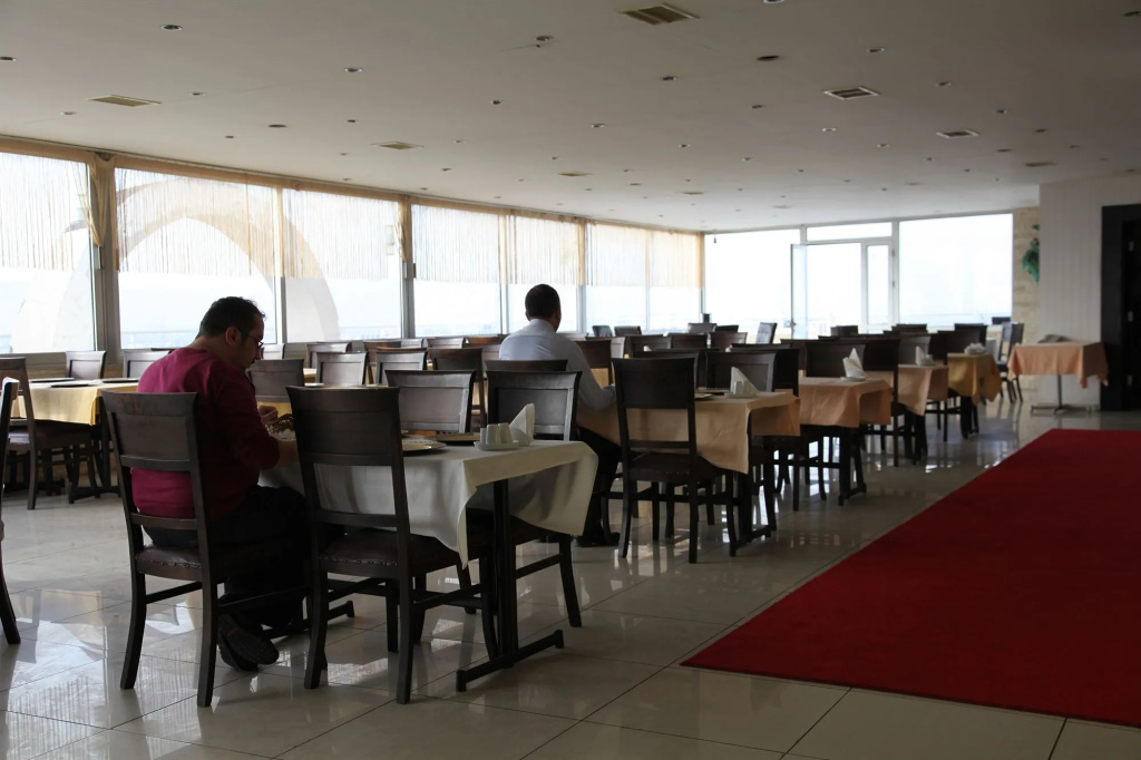 Food & Beverage