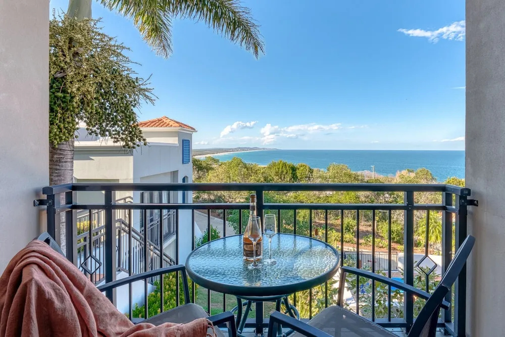 1 Bedroom Premium Apartment with balcony and with sea view