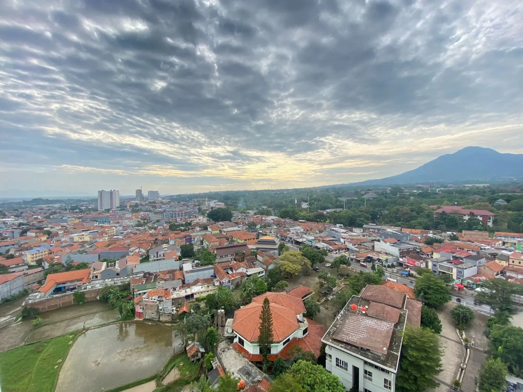 "Deluxe Studio Room At Skyland Jatinangor"