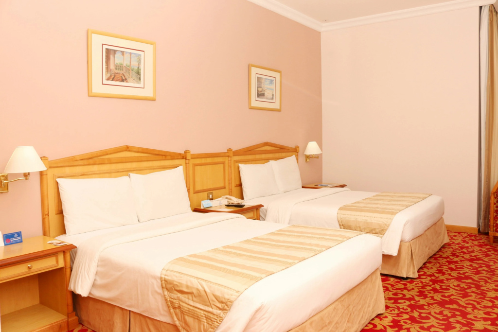 Отель Grand Continental Hotel в Абу-Даби