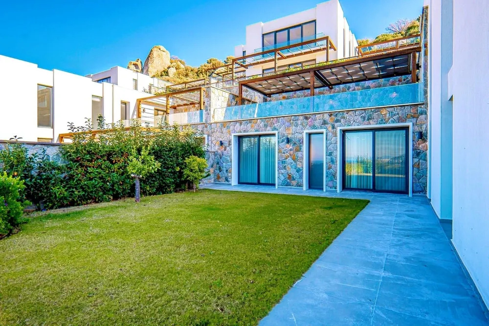 Tranquil Yalıkavak Retreat: Private Pool, Sea Views & Family Paradise