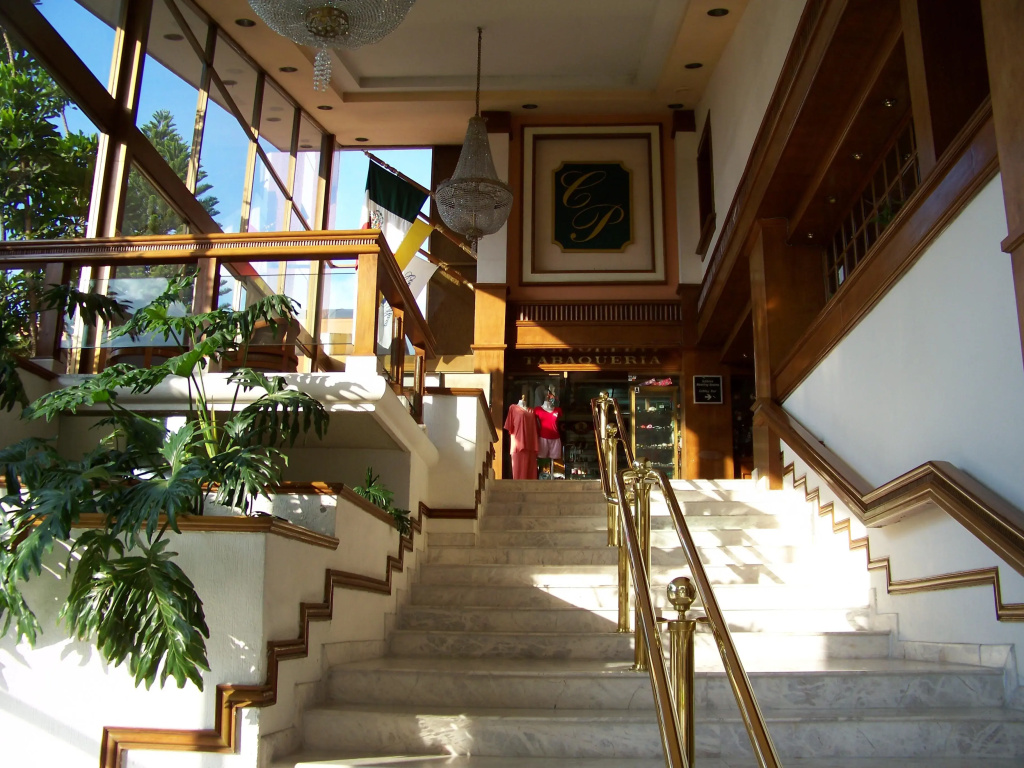 Country Plaza - Général