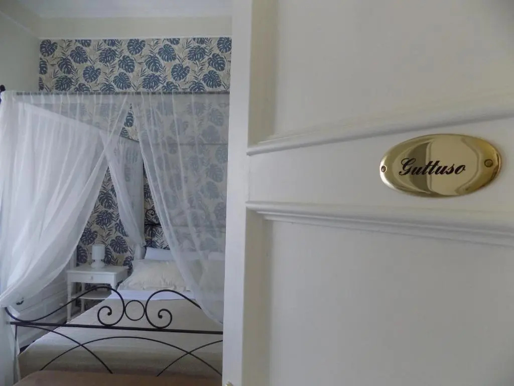 Superior Double room with balcony (full double bed)
