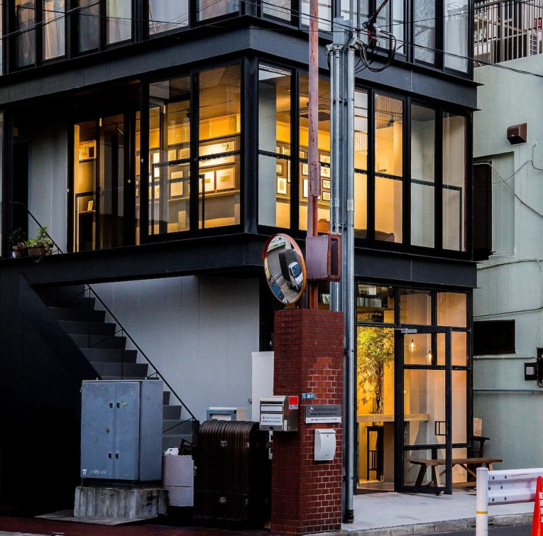 Aet Hotel