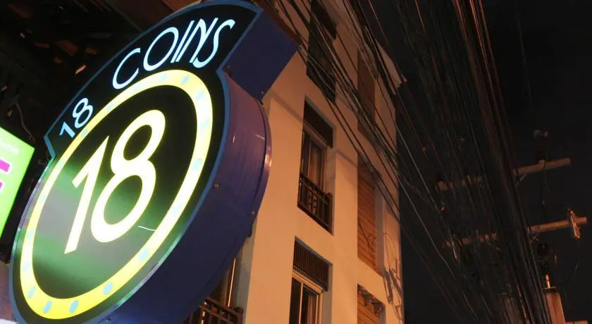 18 Coins Cafe & Hostel