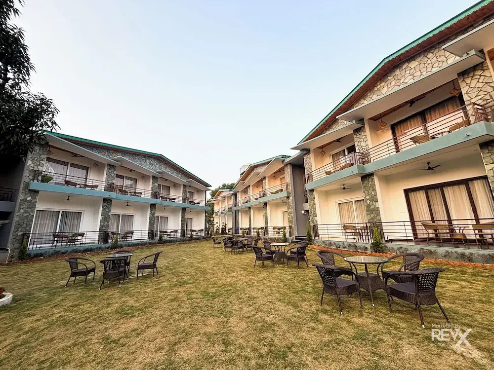 Wonderwood Corbett Resort (1min walk to River with Deep Jungle Trail)
