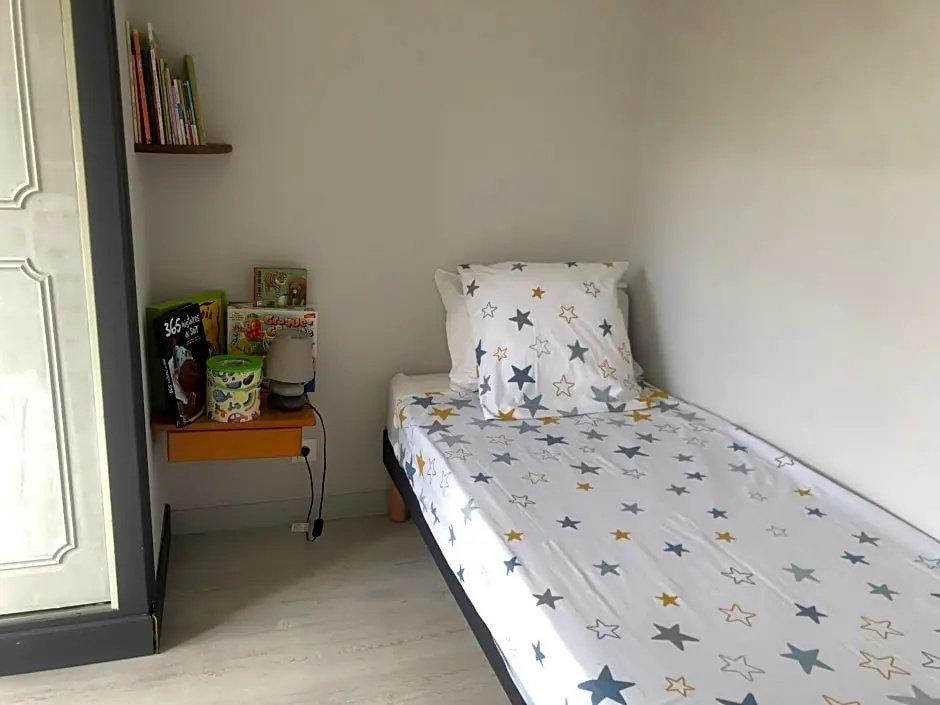 Voir la photo 3 — Au nom des reines