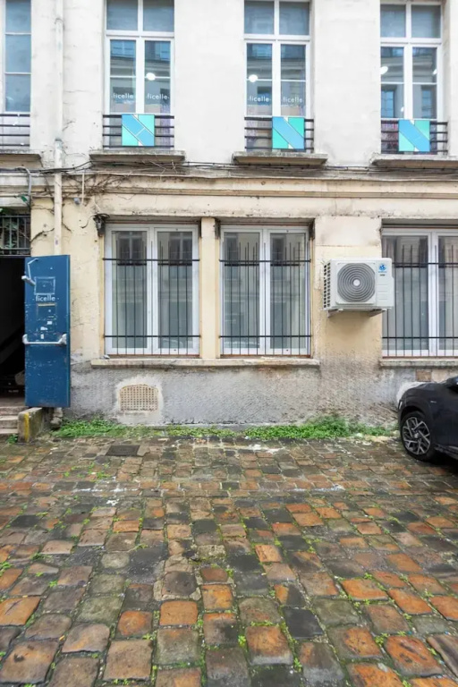 Spacious Air-conditioned Apartment Center of Paris