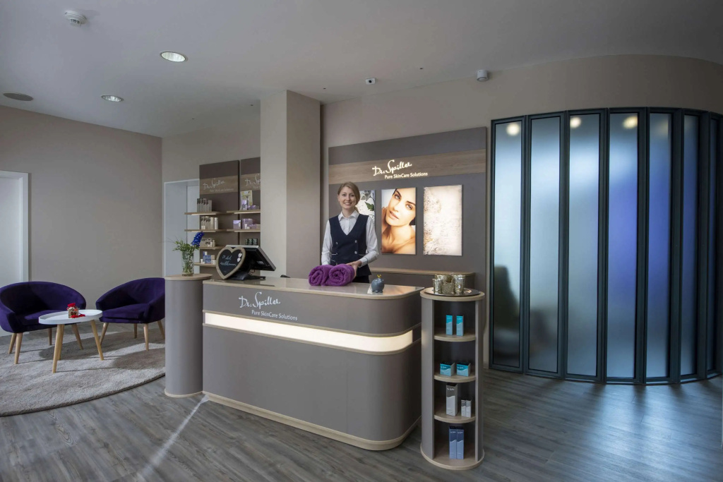 Lobby & Reception