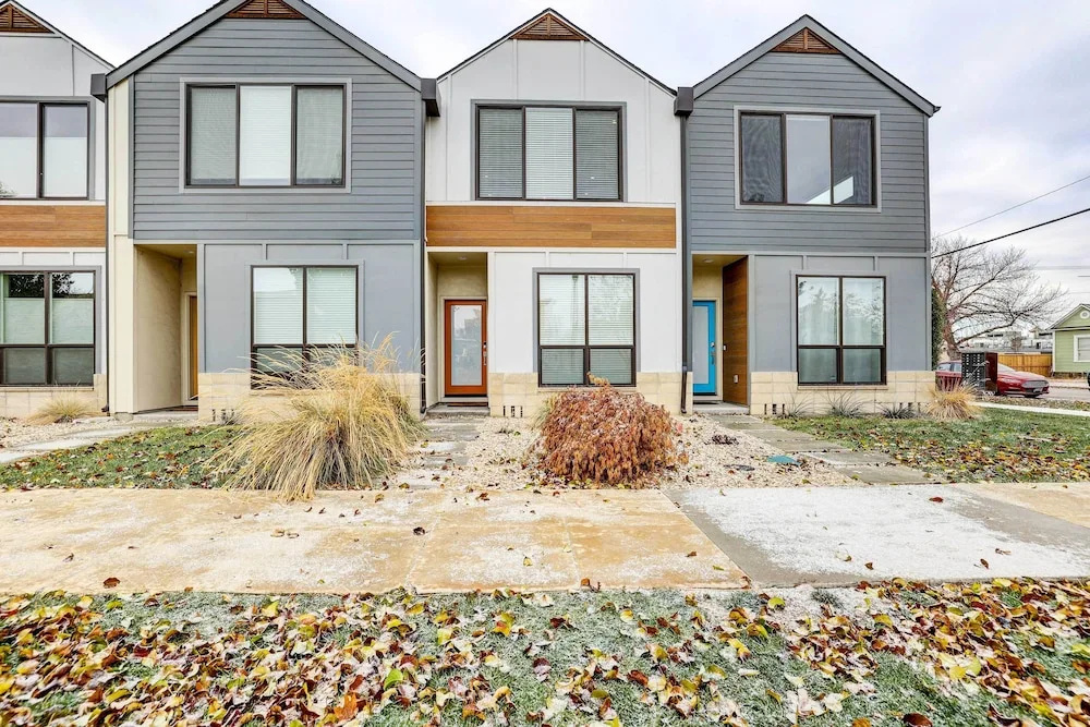 Beautiful Townhome - Steps to Downtown Boise!