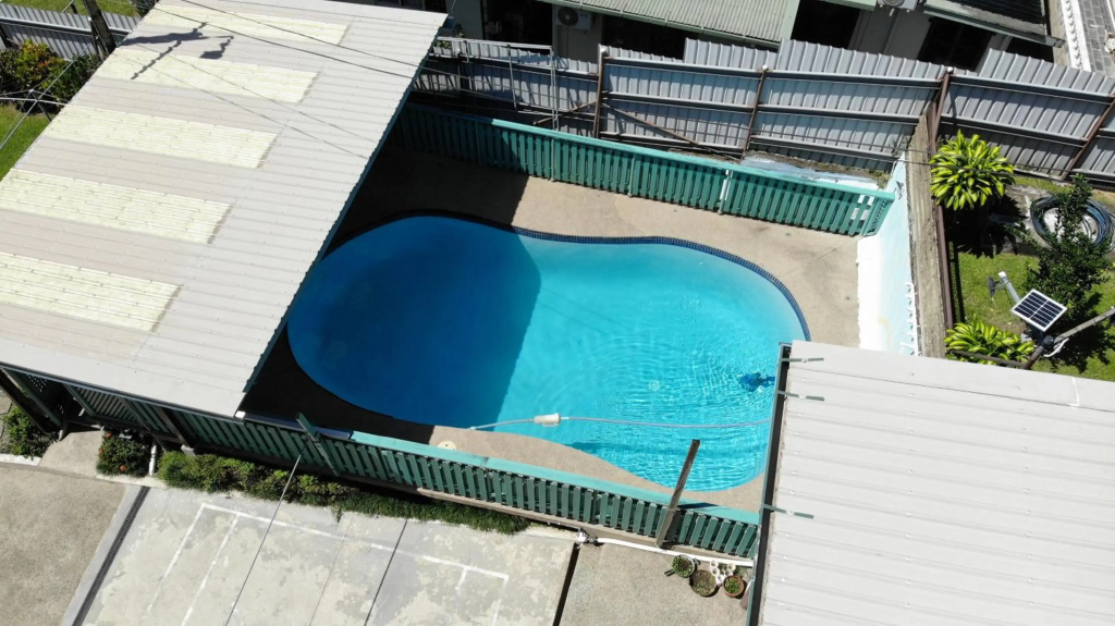 Cosy 2 bedroom unit with pool,Wifi parking