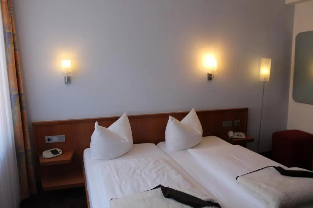 Standard Double room (full double bed)