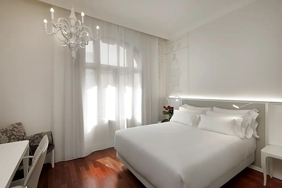 Superior Single room with view