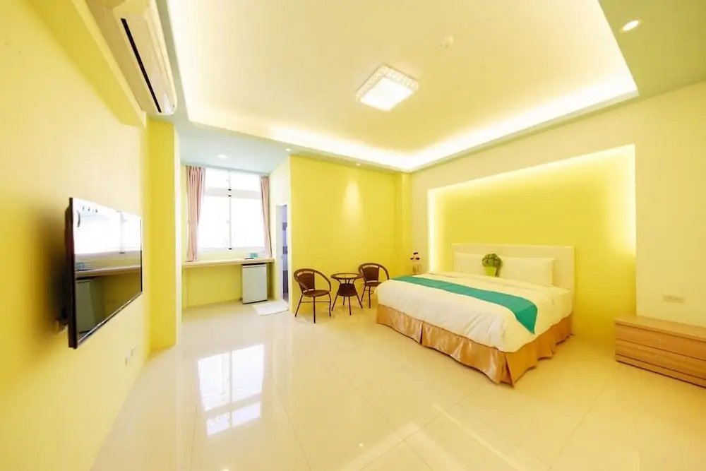 Deluxe Double room (full double bed)