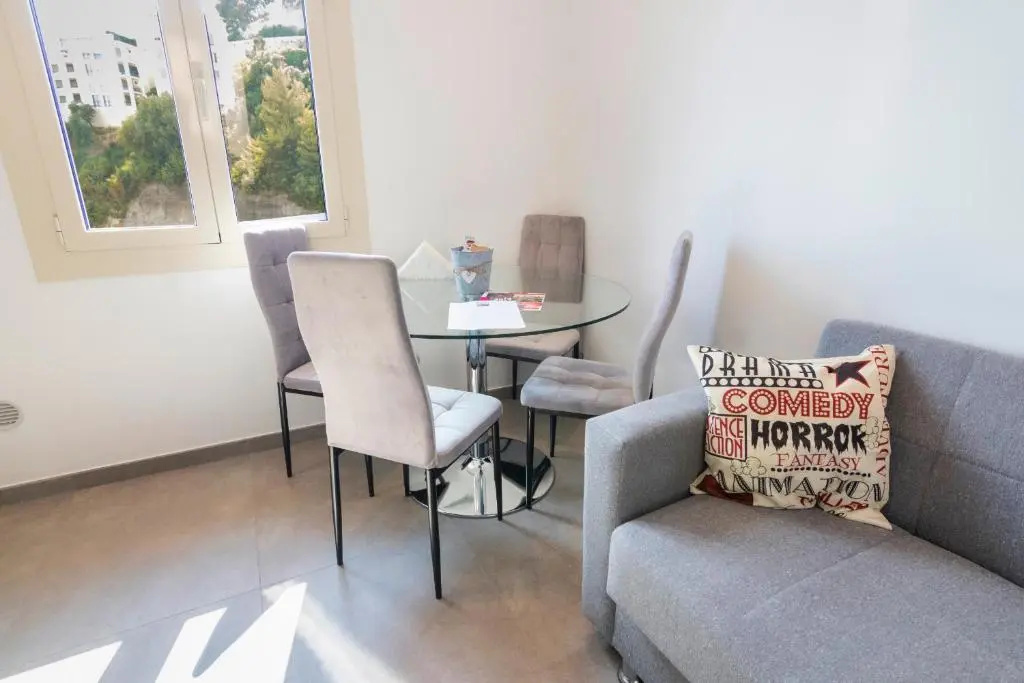 1 Bedroom Apartment