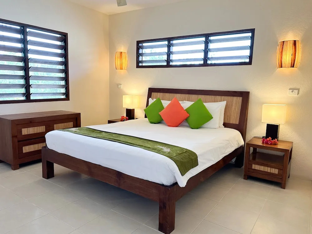 2 Bedrooms Apartment with pool view