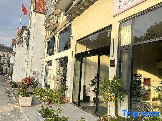 E Fang Homestay (Chizhou High-Speed Railway Station Pingtian Lake Scenic Area)