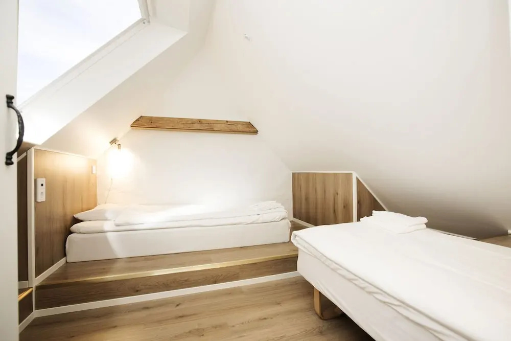 2 Bedrooms Apartment with garden view