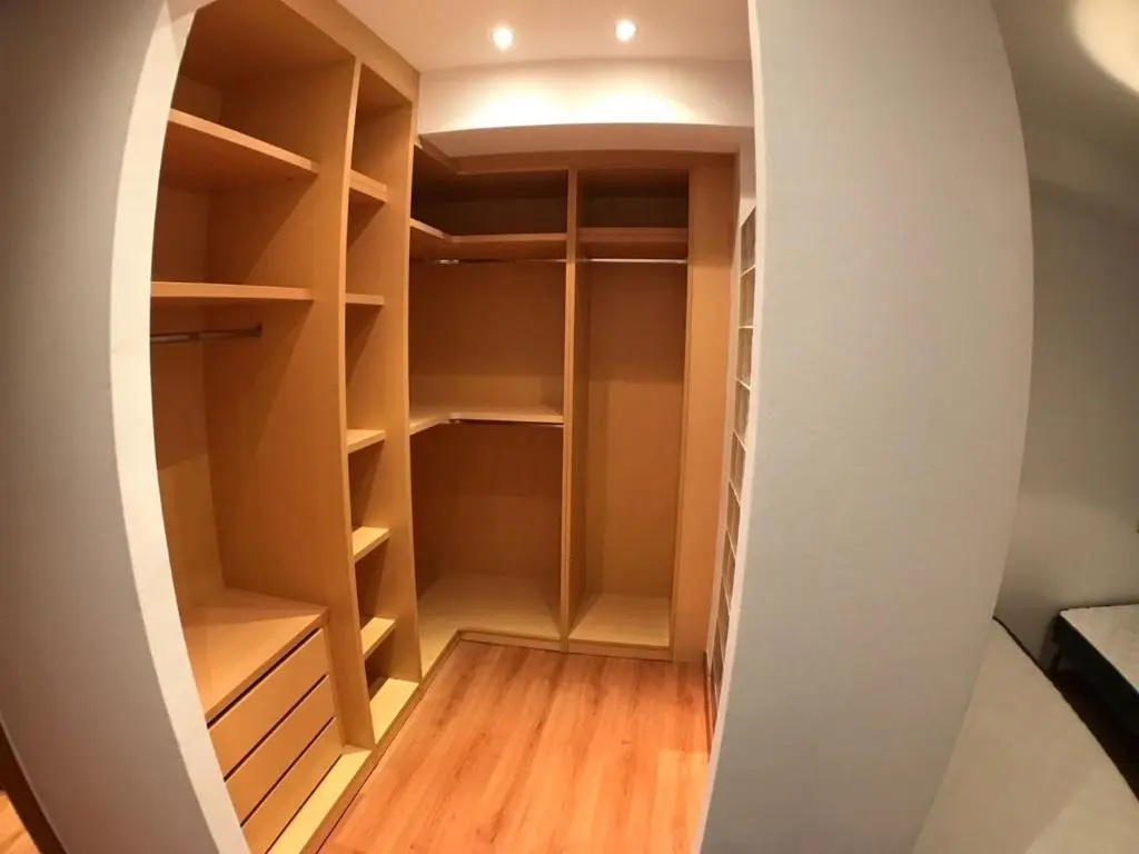 3 Bedrooms Apartment