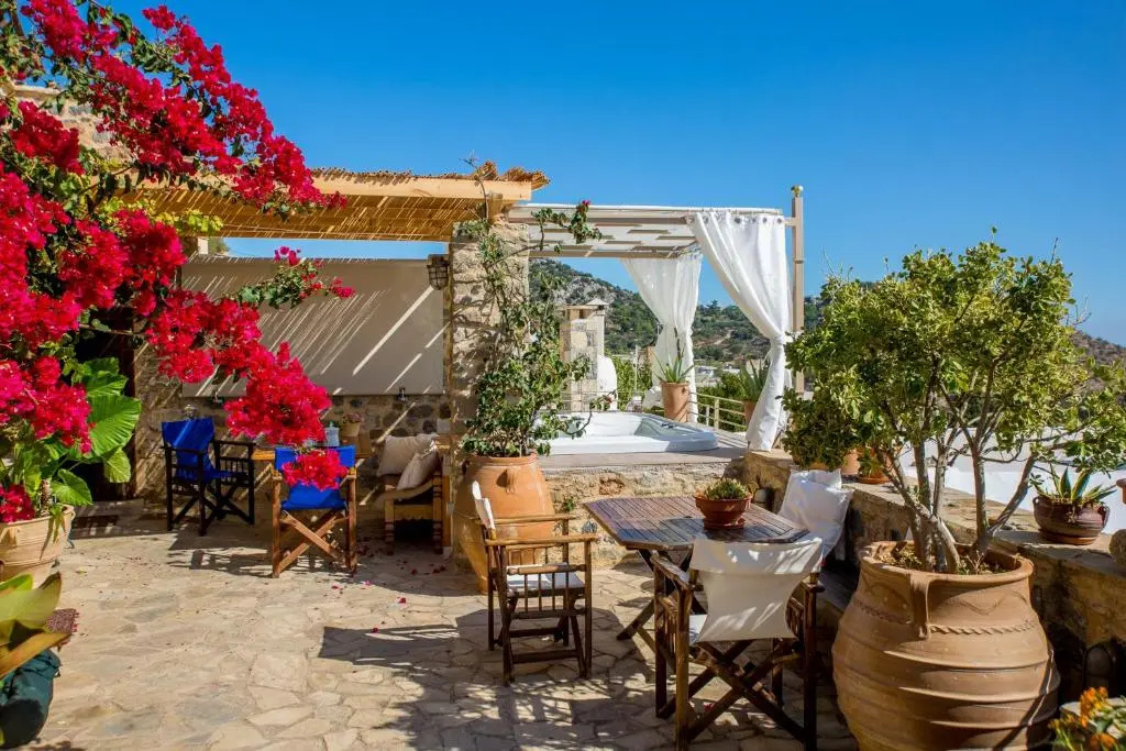 4 Bedrooms House With Sea View Jacuzzi And Enclosed Garden At Anatoli