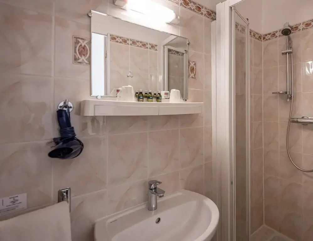 Afficher la photo 8 — Logis Hotel Central Montargis