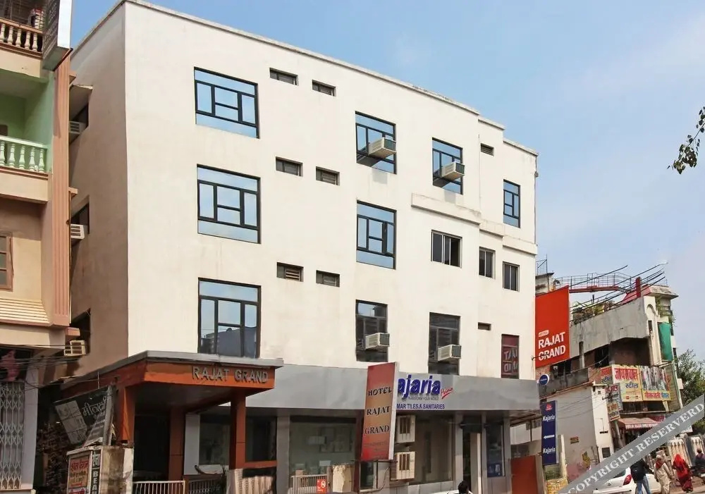 OYO 4398 Hotel Rajat Grand