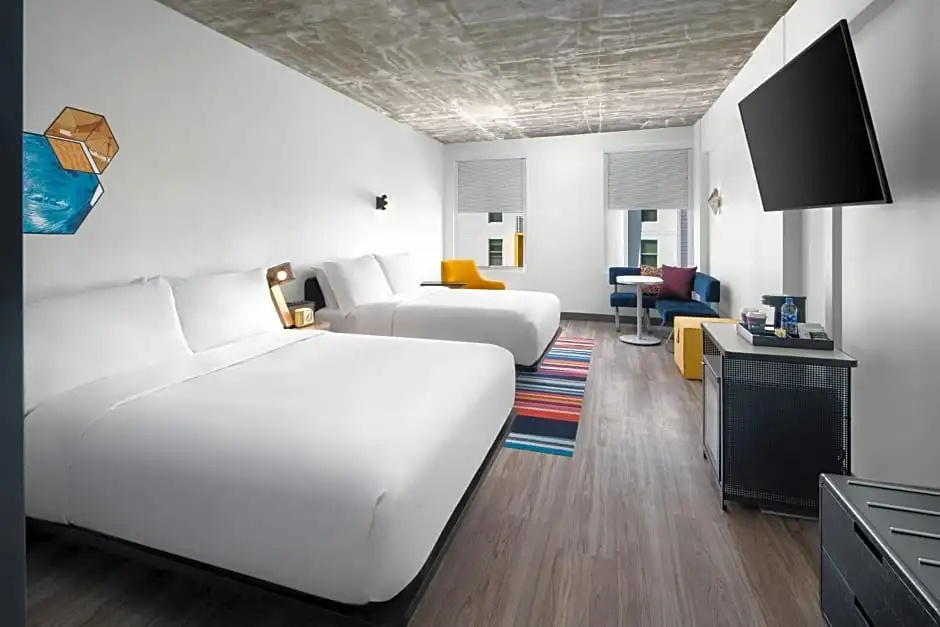 Standard Quadruple room with view