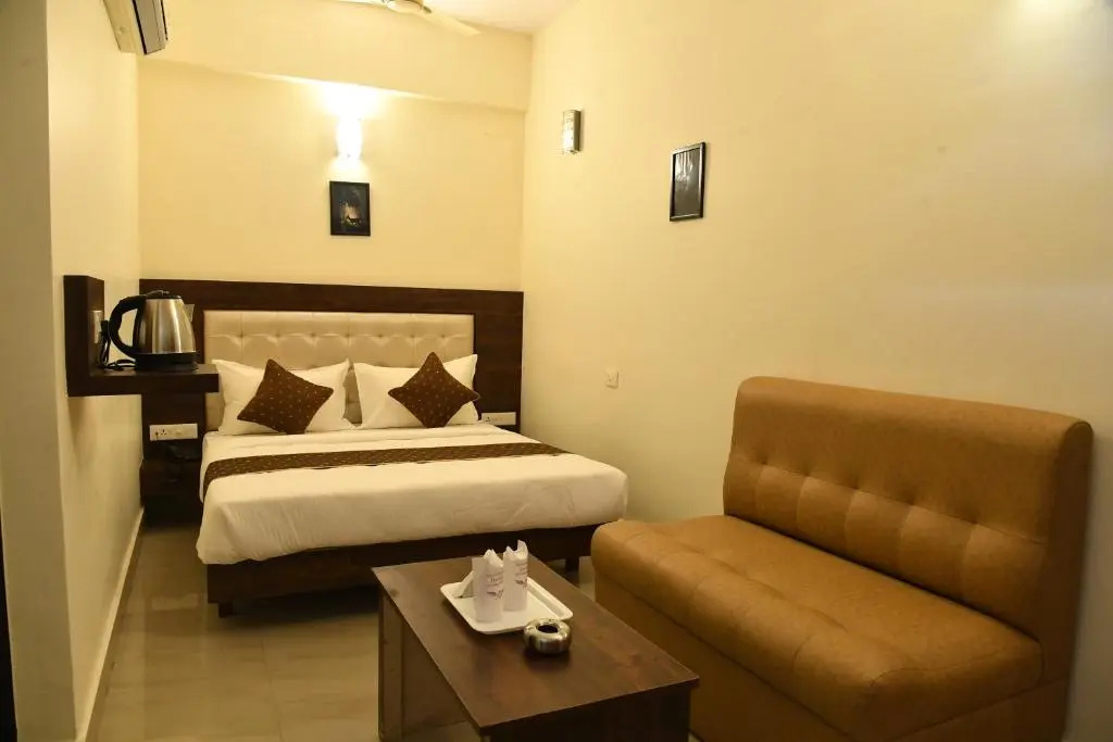 Superior Double room (full double bed)