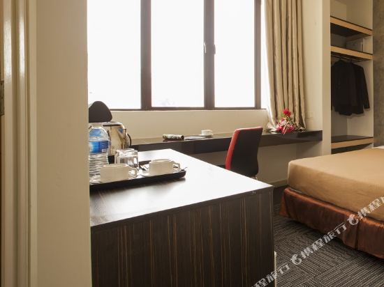 Leo Express Hotel