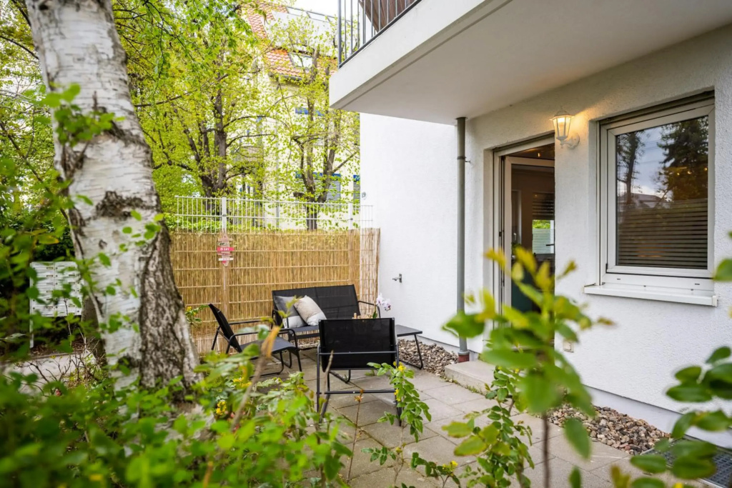 EG Wohnung, zentral, TOP Anbindung, mit großer Terrasse