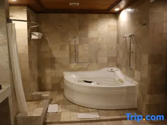 Keraton Jimbaran Resort & Spa