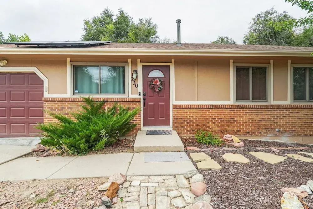 One Level Home Near Downtown Hot Tub