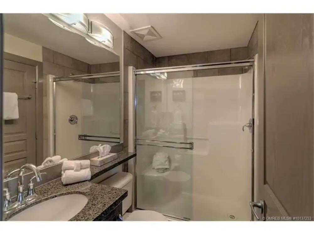 One of a Kind, Top Floor Apartment at Playa #632 - фото 6