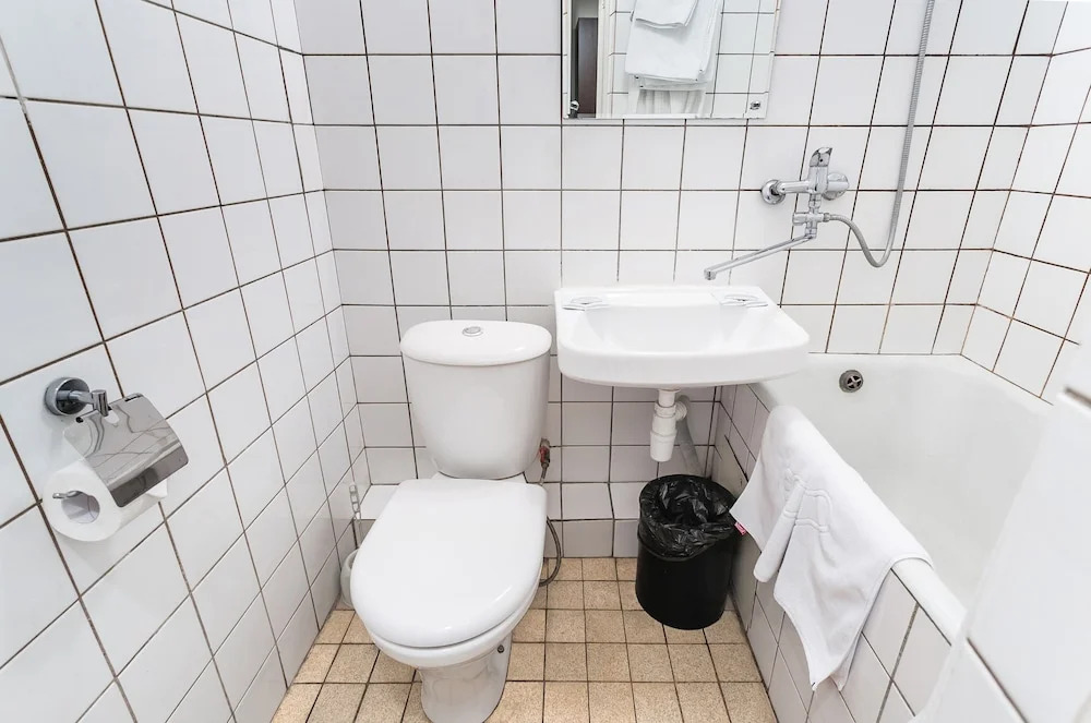 Двухместный номер Economy двуспальная кровать в Университетская