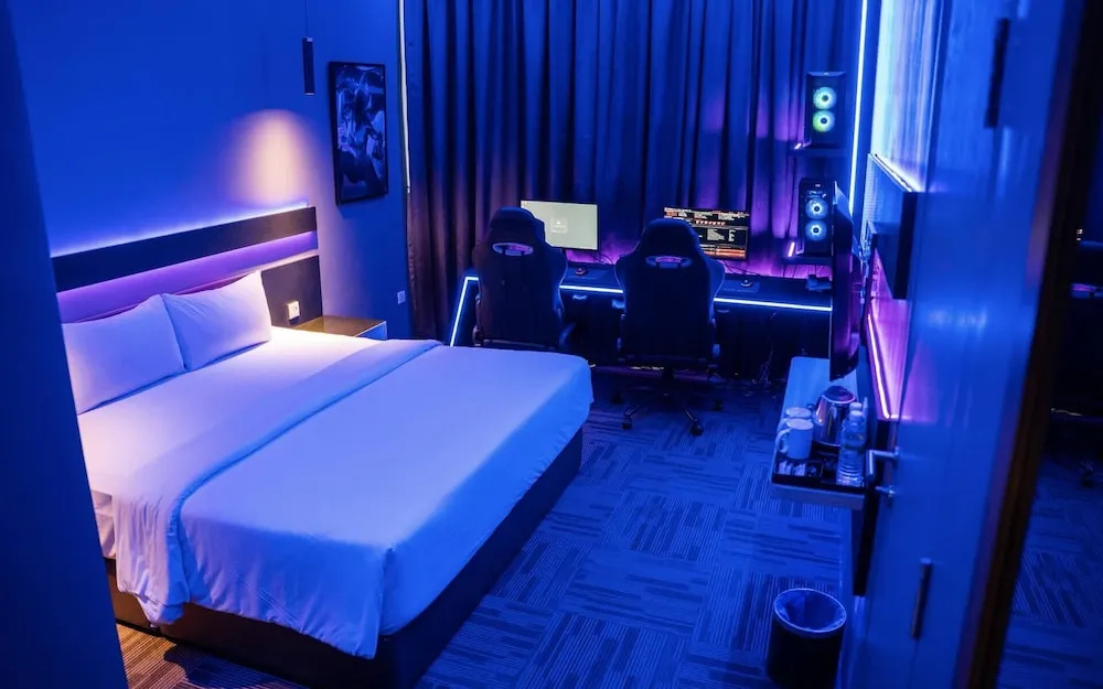 Double room (full double bed)