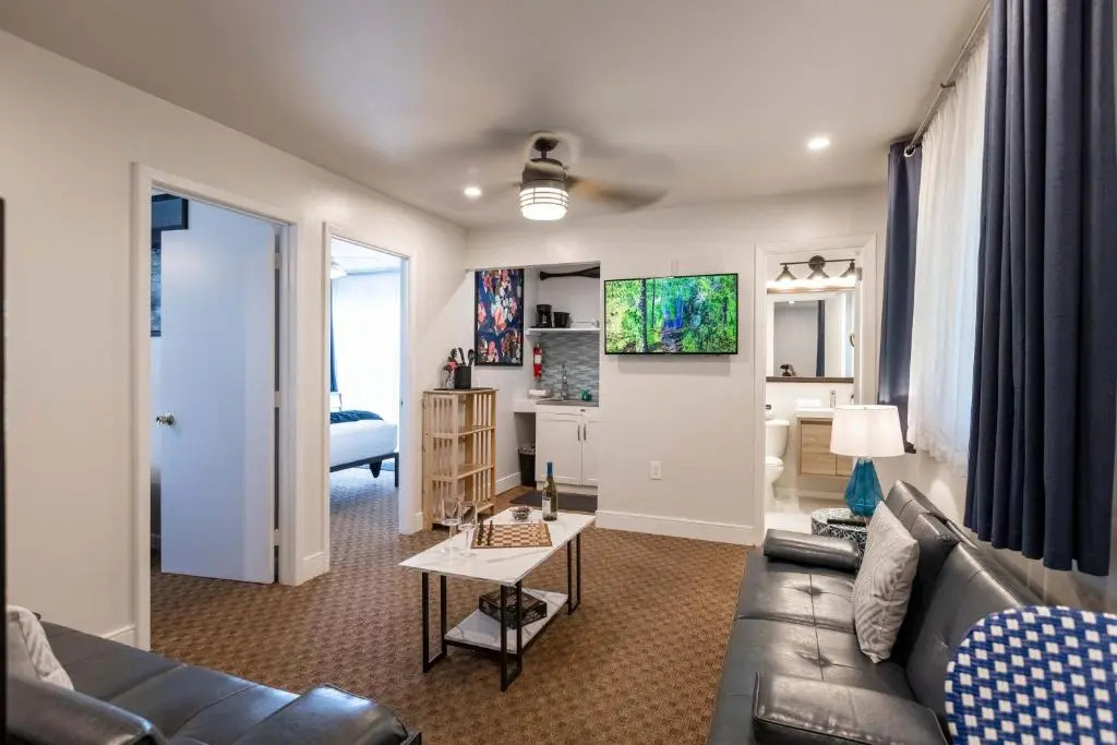2 Bedrooms Suite