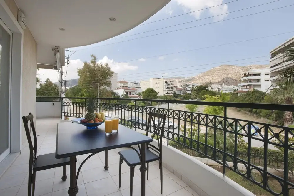 Ano Glyfada- A Big Comfortable Apartment