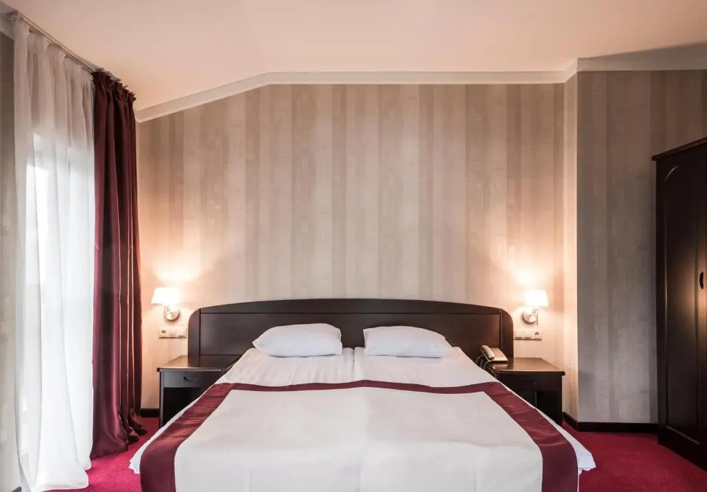 1 Bedroom Penthouse Apartment