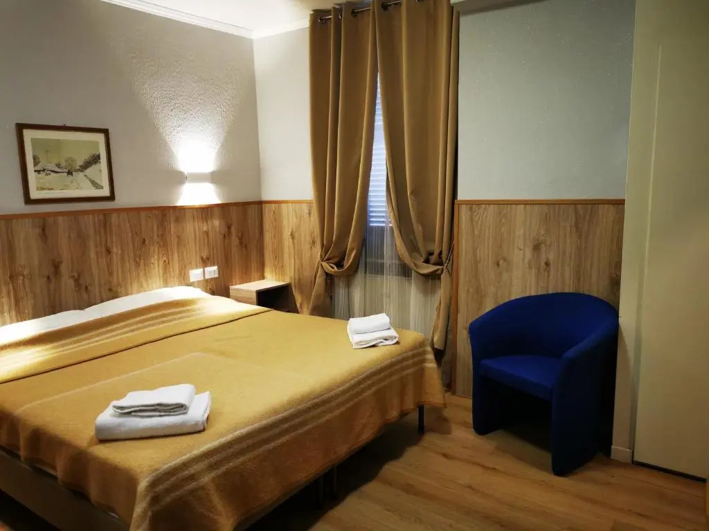 Standard Double room (full double bed)