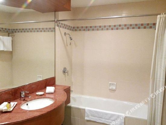 Mandarin Court Hotel