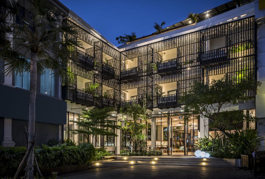 The Aviary Hotel by null