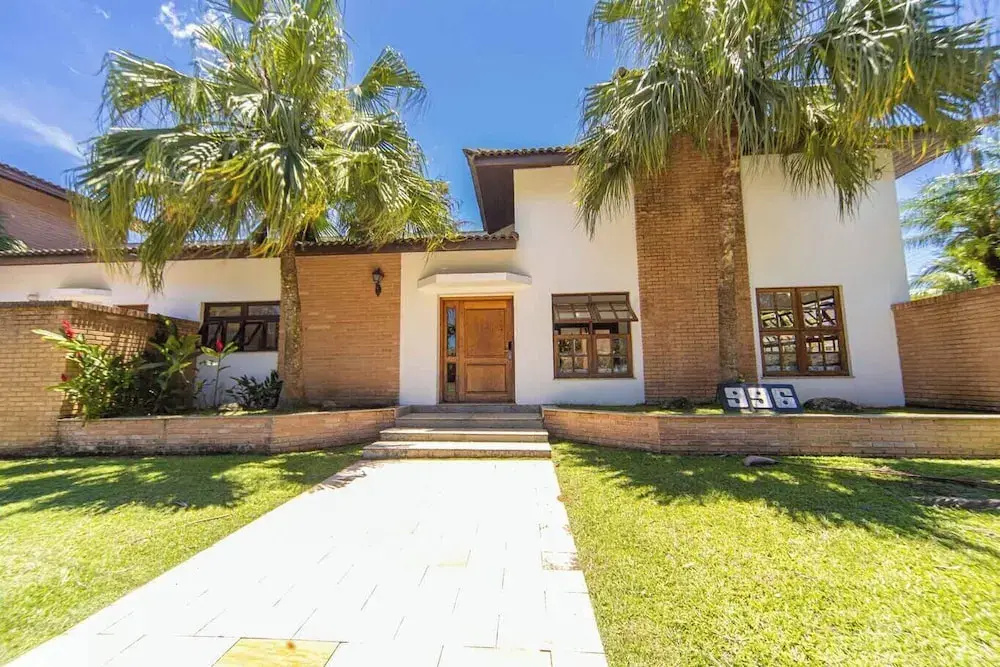 Casa c Piscina e Churrasqueira em Condom nio