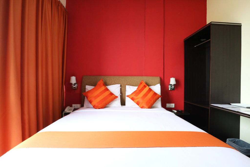 Blitz Hotel Batam Near Sultan Mahmud Ri'ayat Shah Mosque — 4