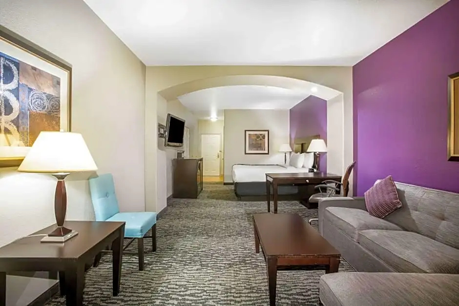 Deluxe Double Family Suite (full double bed)
