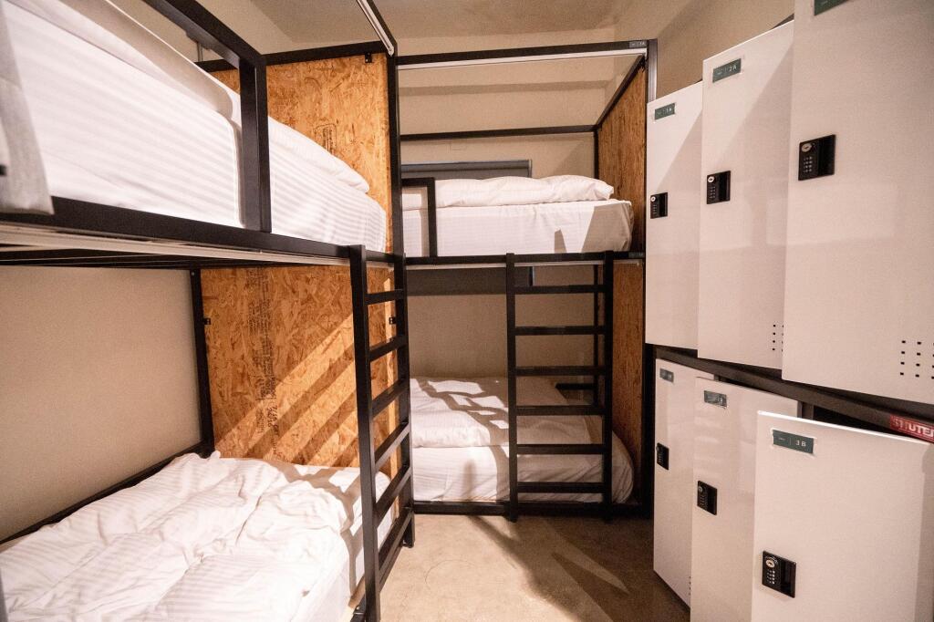 Кровать в общем номере (женский номер) в PartyO Hostel