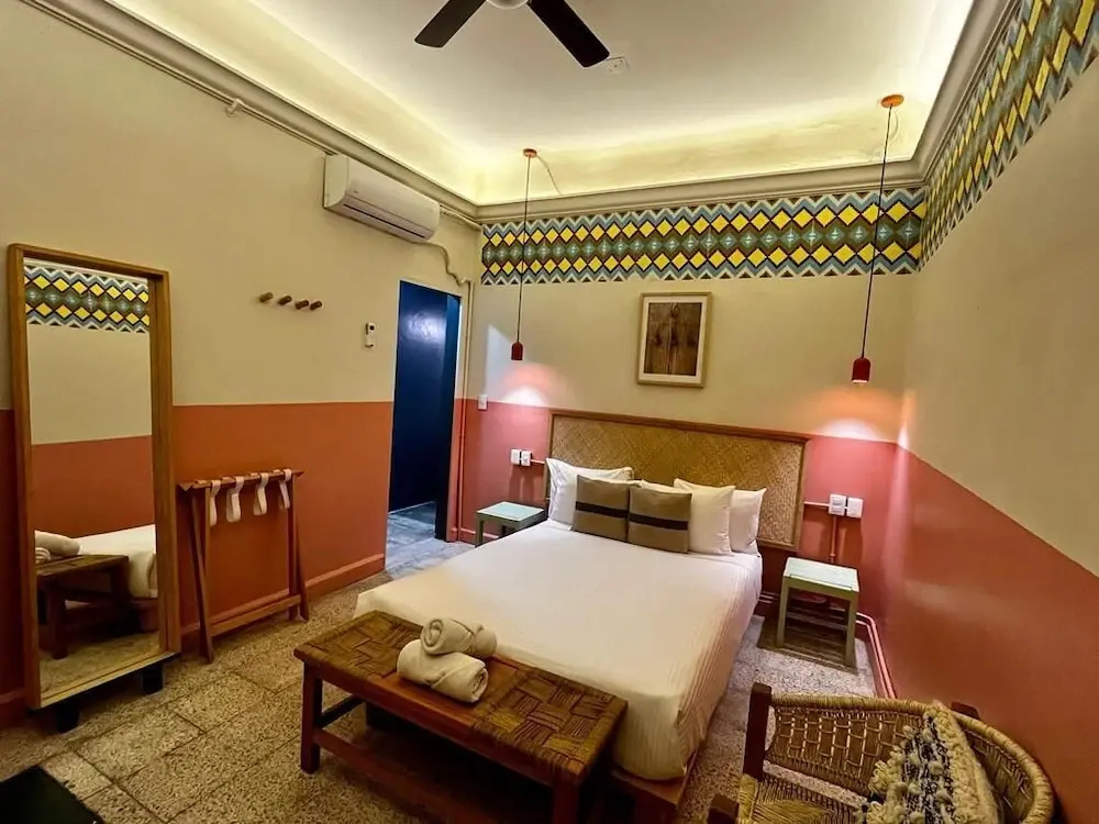 Economy room