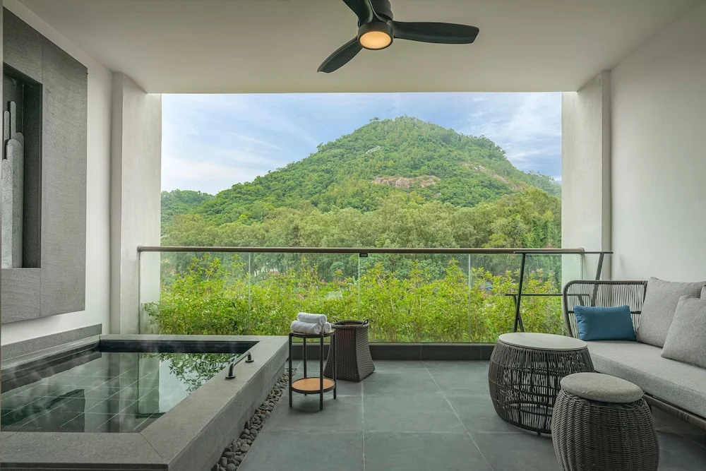 Balcony & Terrace