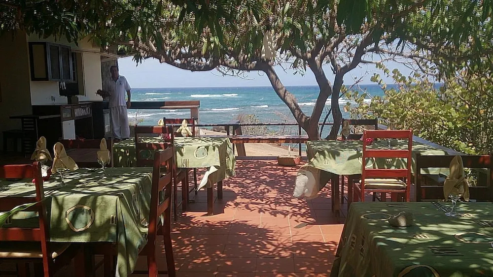 Two Bays Beach Villa Apartment and Studios - фото 24