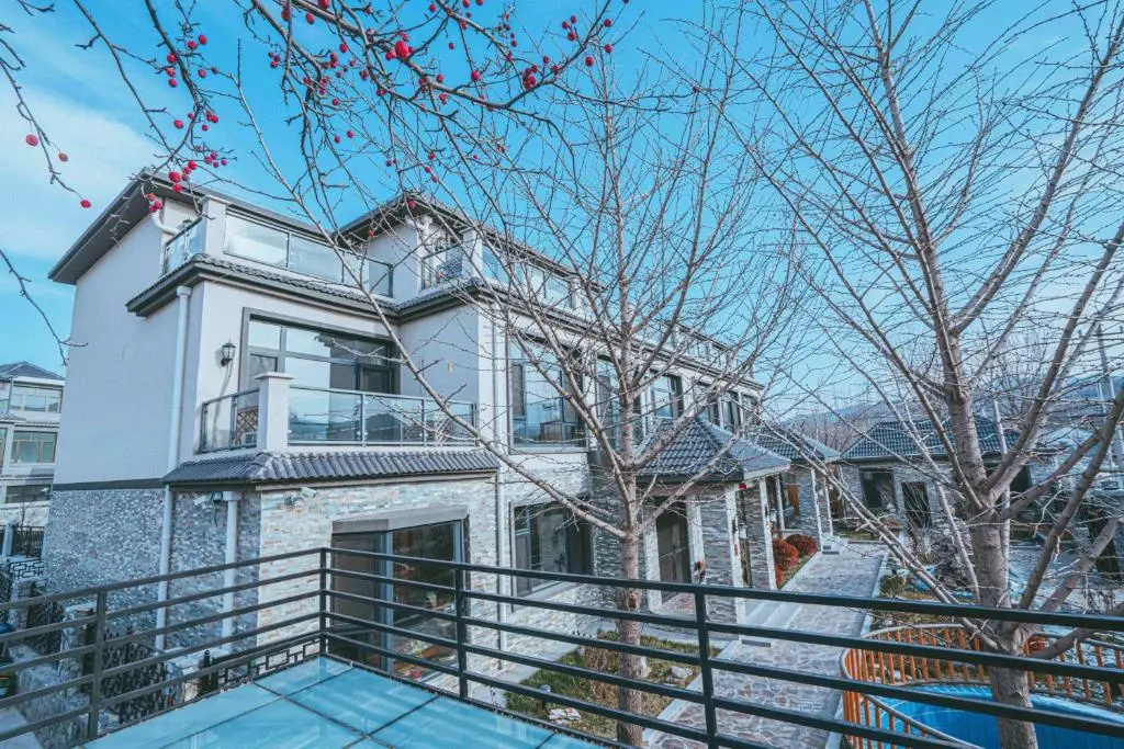 Hidden in the World (Winter Olympic Town) - Crabapple No.4 Courtyard