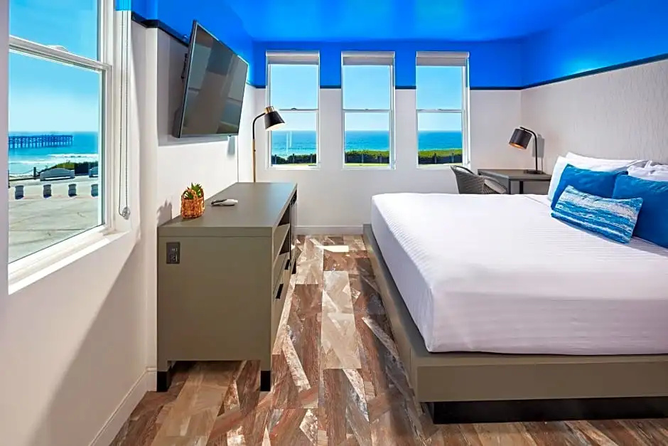 Standard Double room with sea view (full double bed)